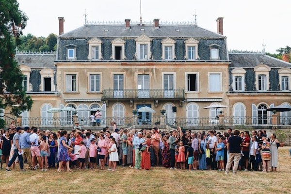 Comment choisir une maison de vacances en Bourgogne avec des ateliers de cuisine et des visites de vignobles?