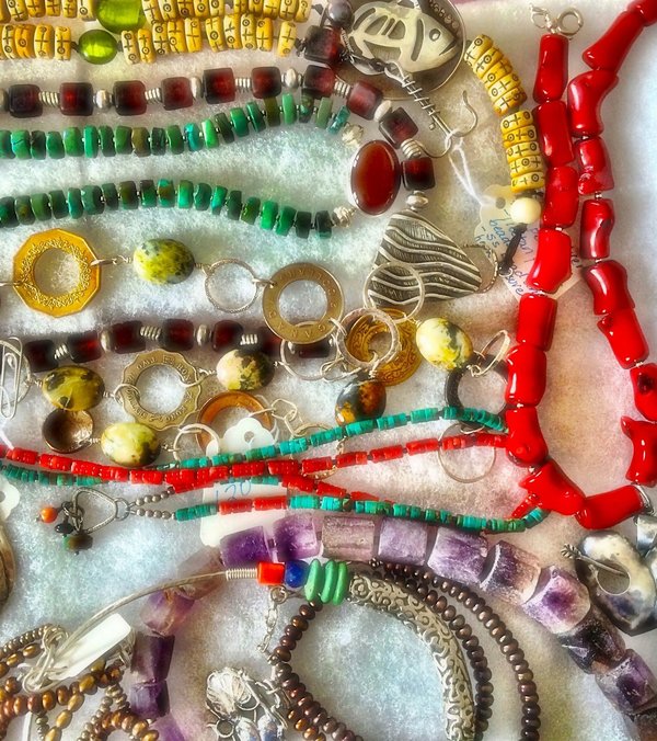 Quelle croisière permet de participer à des ateliers de fabrication de bijoux en pierres précieuses locales?